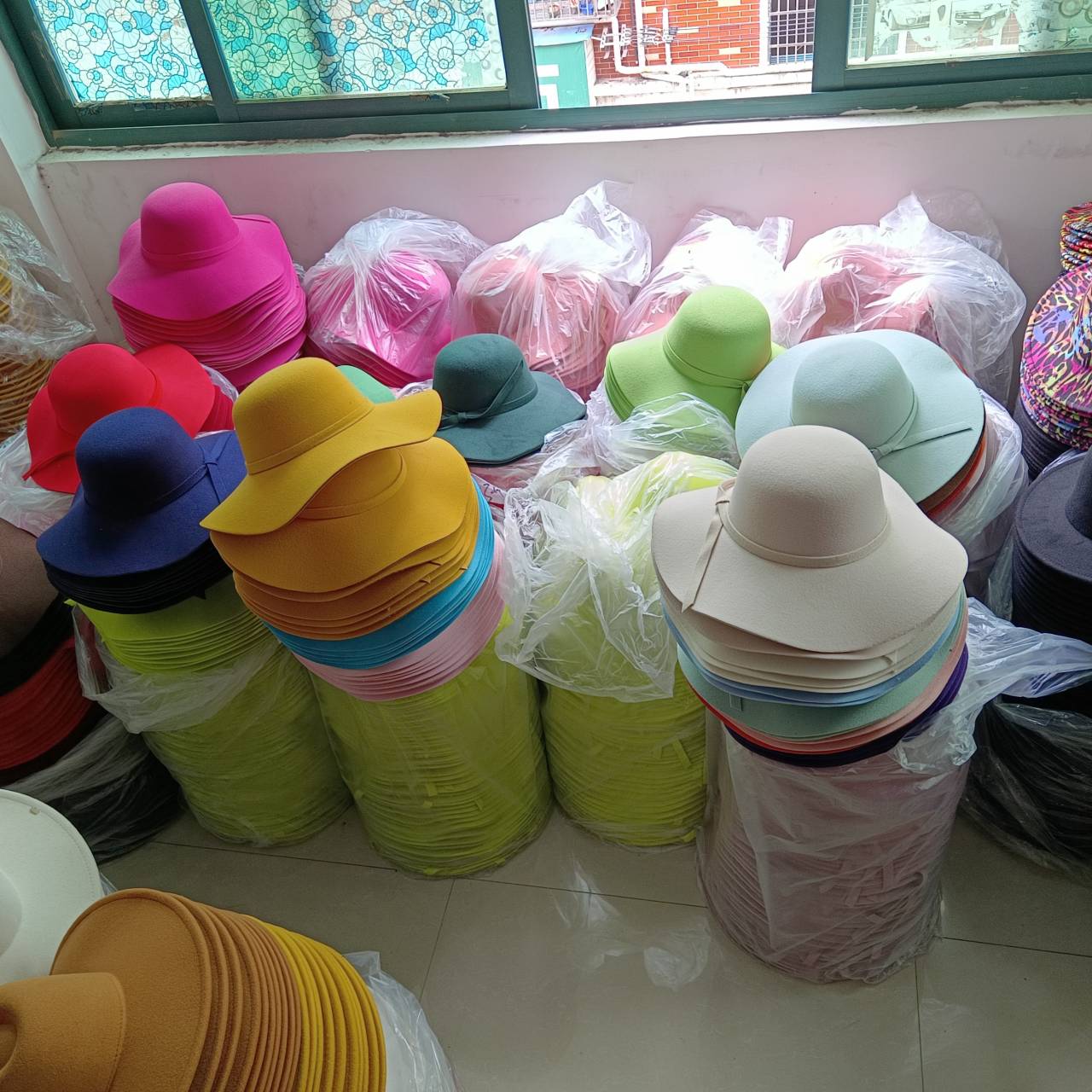 White Dome-shaped Ladies' Hat  - Hat Floppy Wide のレビューと価格