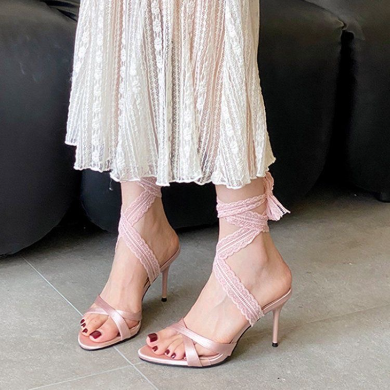 2026 New Pointed Head Strappy  - Sandal Strappy Heeled のレビューと価格