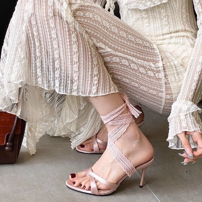 2026 New Pointed Head Strappy  - Sandal Strappy Heeled のレビューと価格