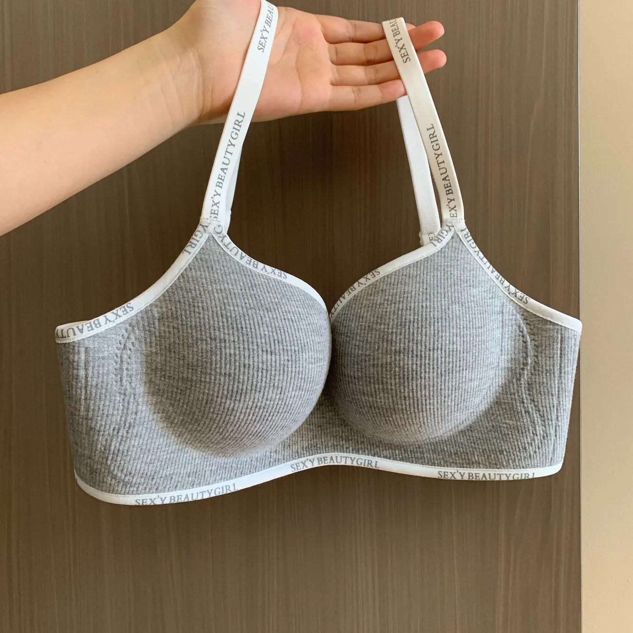 Sexy Seamless Women Sports Bra - Bralette Triangle Set のレビューと価格