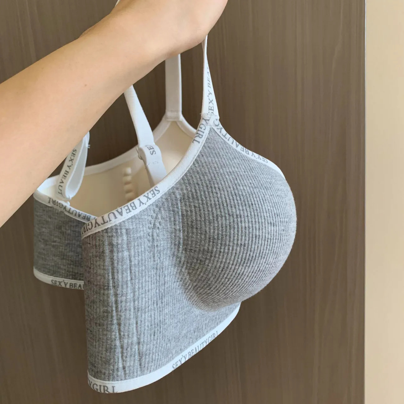 Sexy Seamless Women Sports Bra - Bralette Triangle Set のレビューと価格
